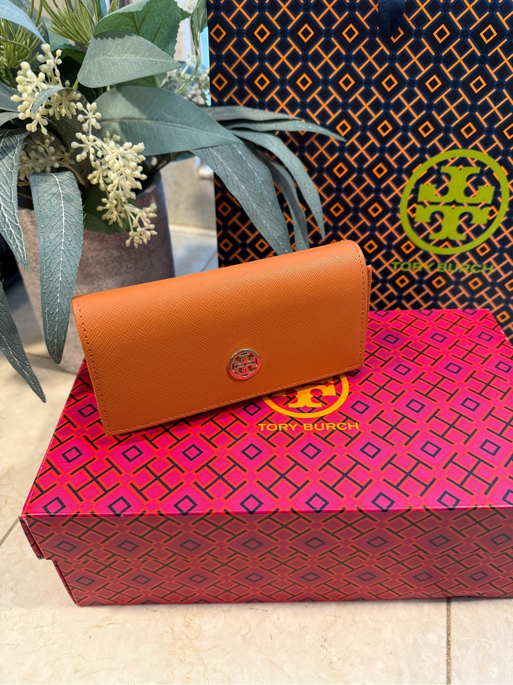 Tory Burch Tortoiseshell Sunglasses with Brown Gradient Lenses - Picture 12 of 13